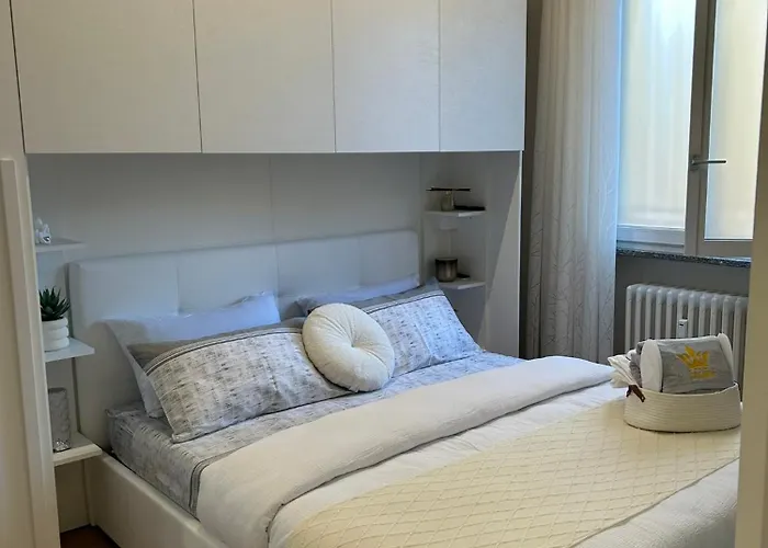 Dei Sogni Moderno Vicino Ospedale E Centro نوفارا